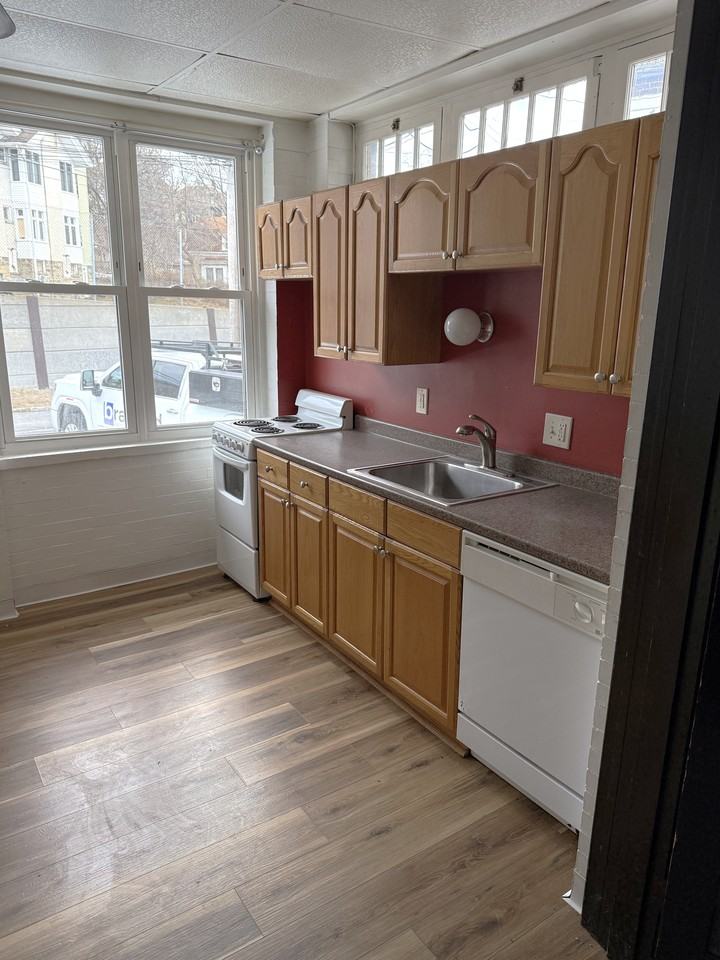 1663 Suburban Ave #1 - Photo 4 of 14