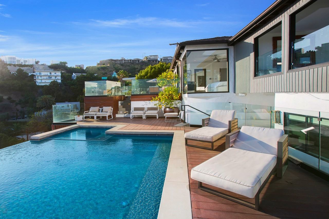 1733 Sunset Plaza Dr #NA - Photo 6 of 42