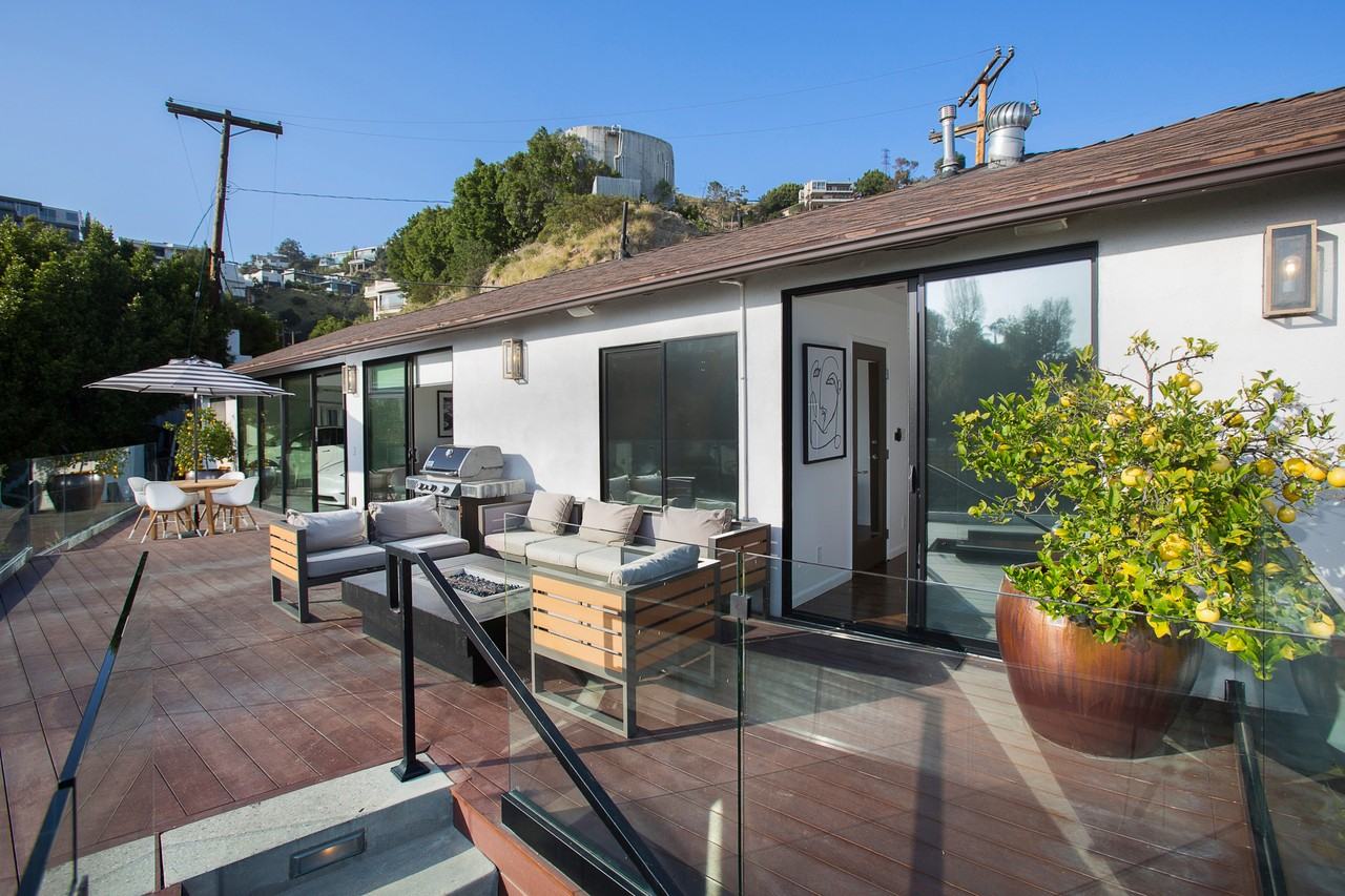 1733 Sunset Plaza Dr #NA - Photo 7 of 42