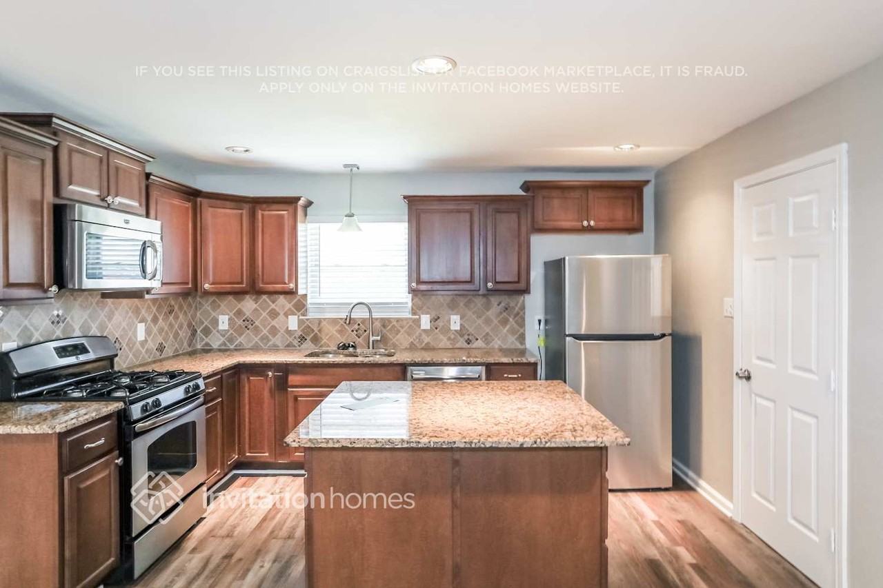 422 Mae Dr - Photo 5 of 15