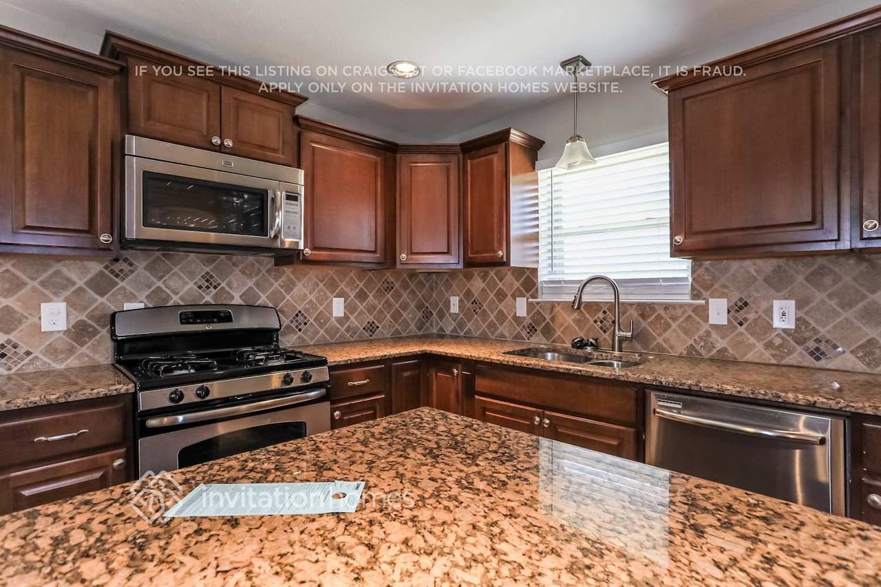 422 Mae Dr - Photo 6 of 15