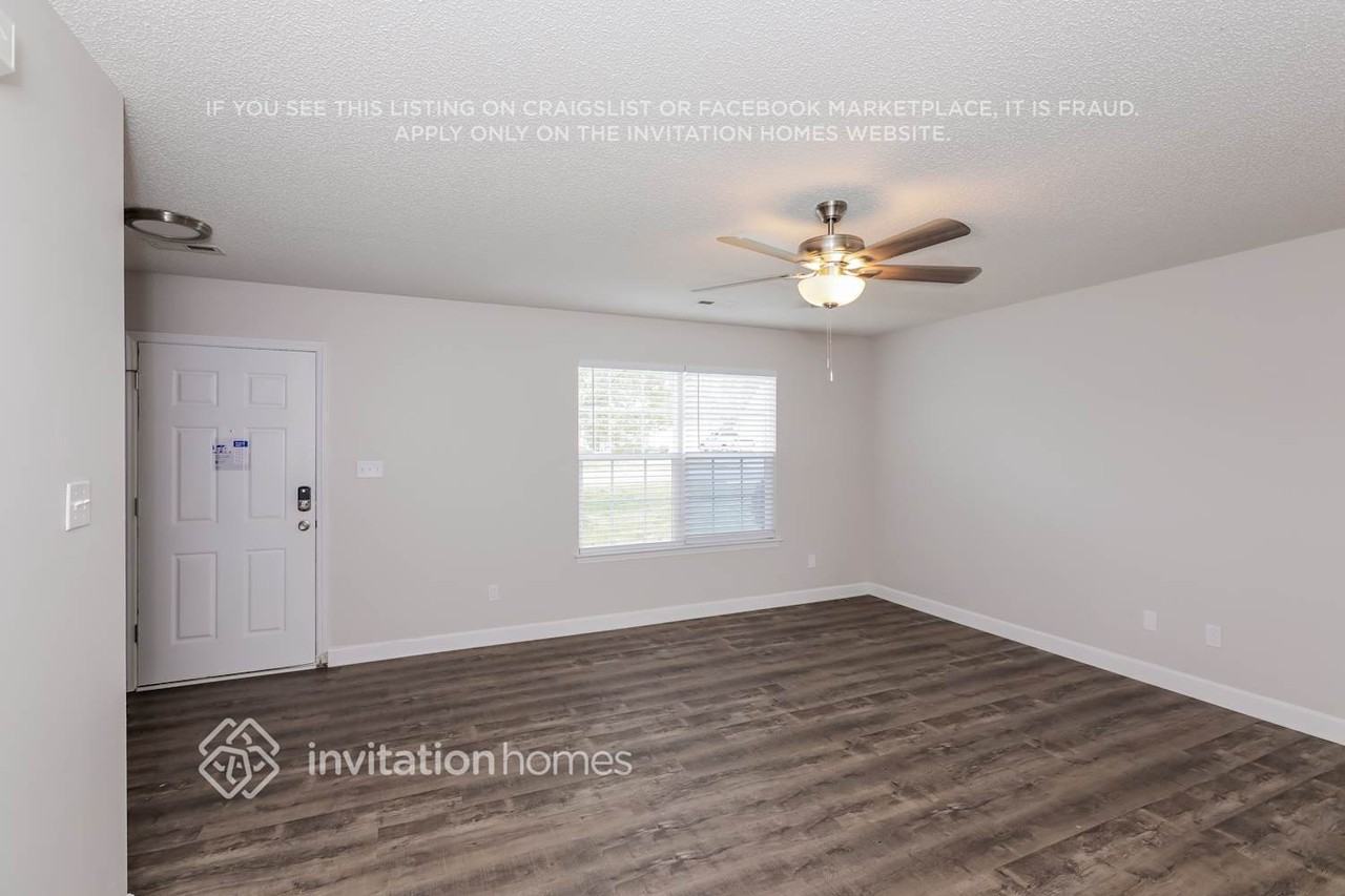 427 Glencroft Dr - Photo 3 of 16