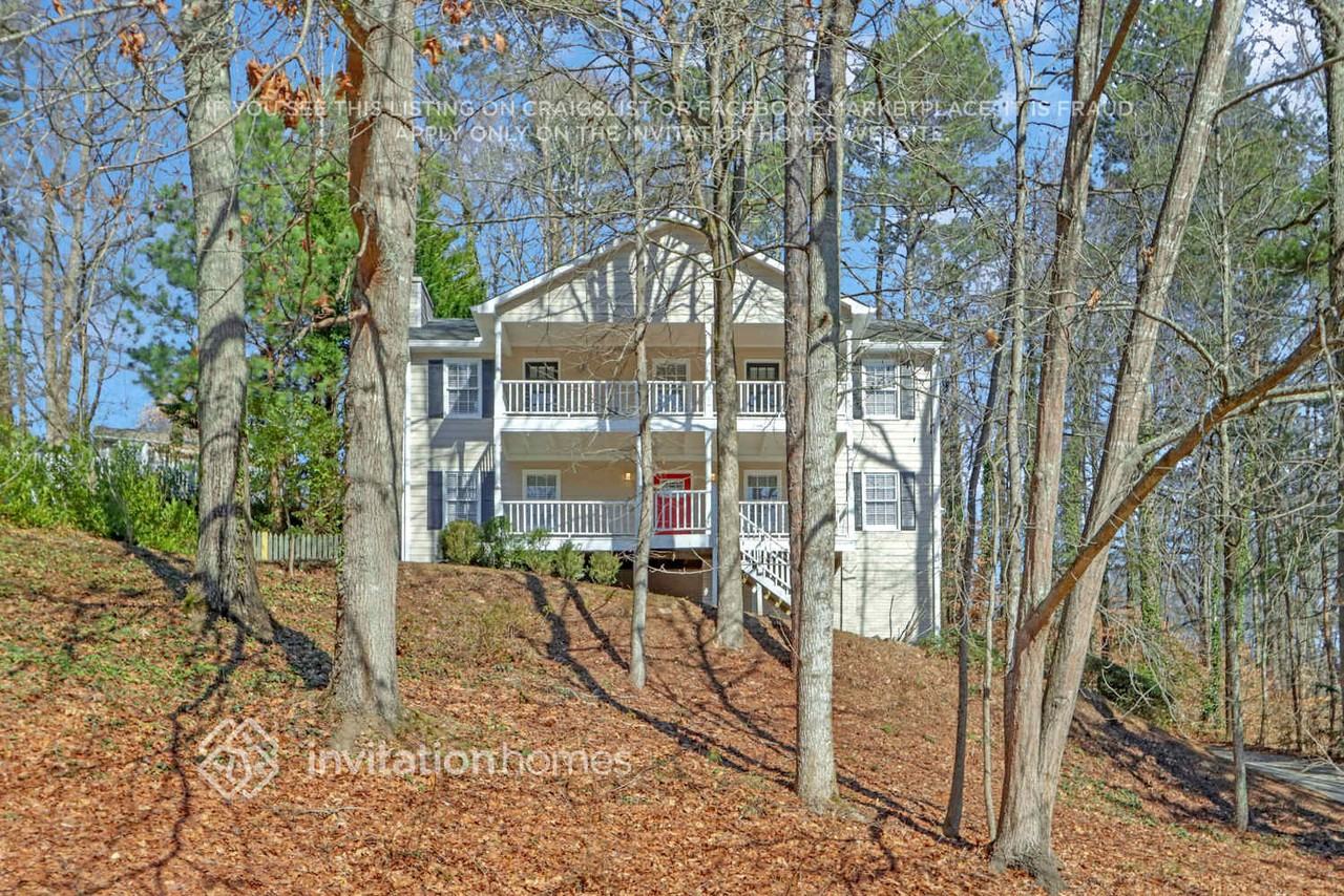 3775 Rivaridge Dr - Photo 3 of 31