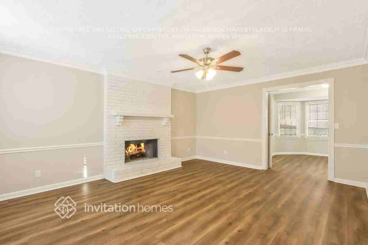 3775 Rivaridge Dr - Photo 6 of 31