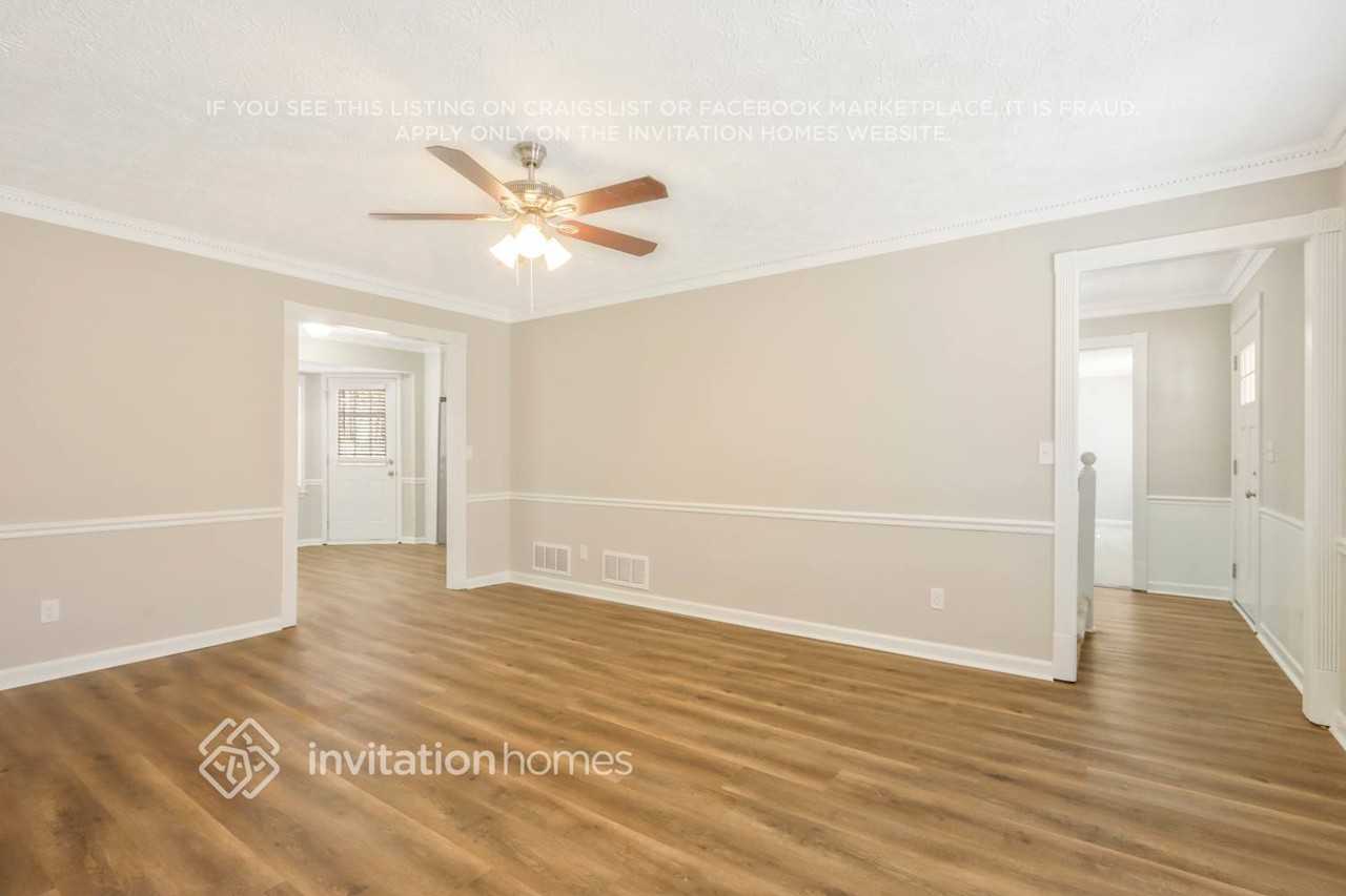 3775 Rivaridge Dr - Photo 7 of 31