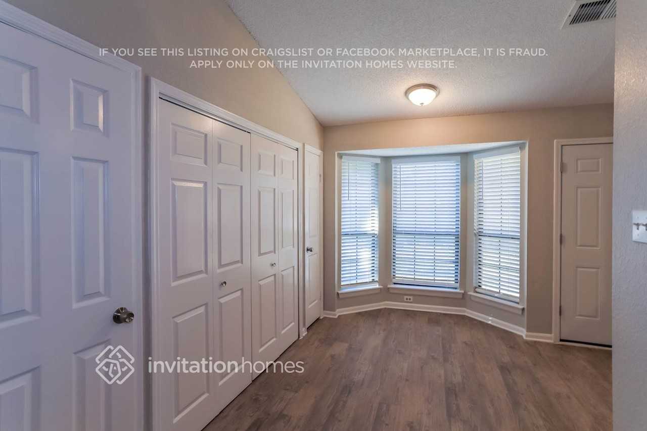 622 Valley Spring Dr - Photo 2 of 14