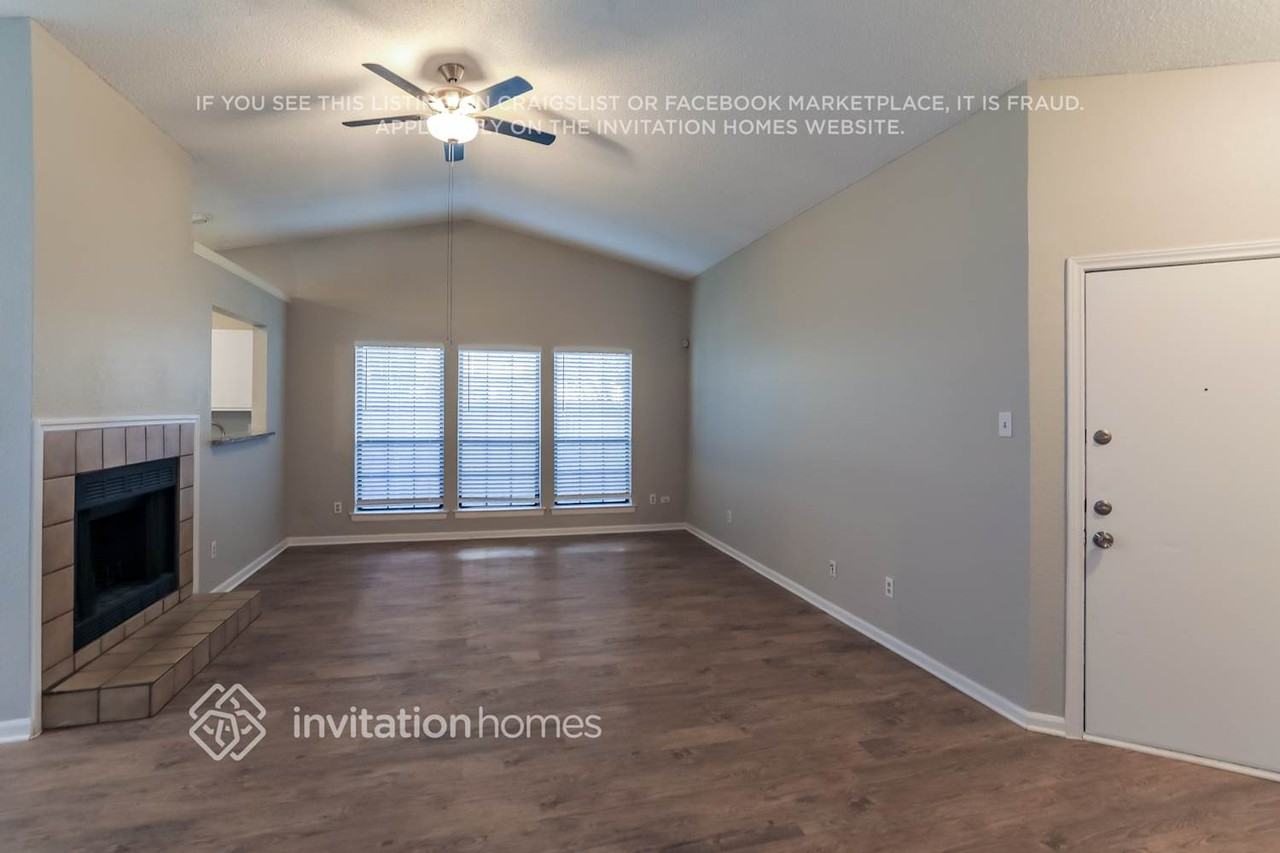622 Valley Spring Dr - Photo 3 of 14