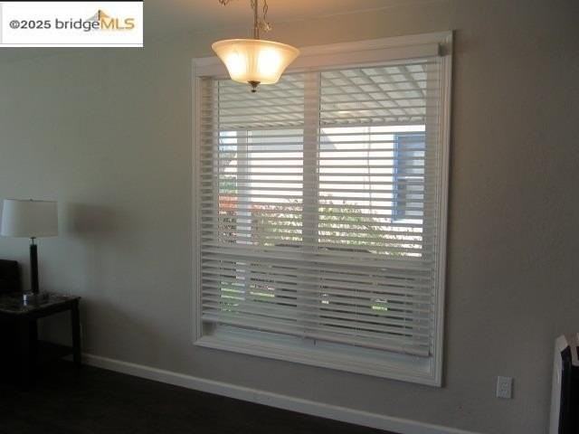 1112 West 8th Street - Photo 3 of 13