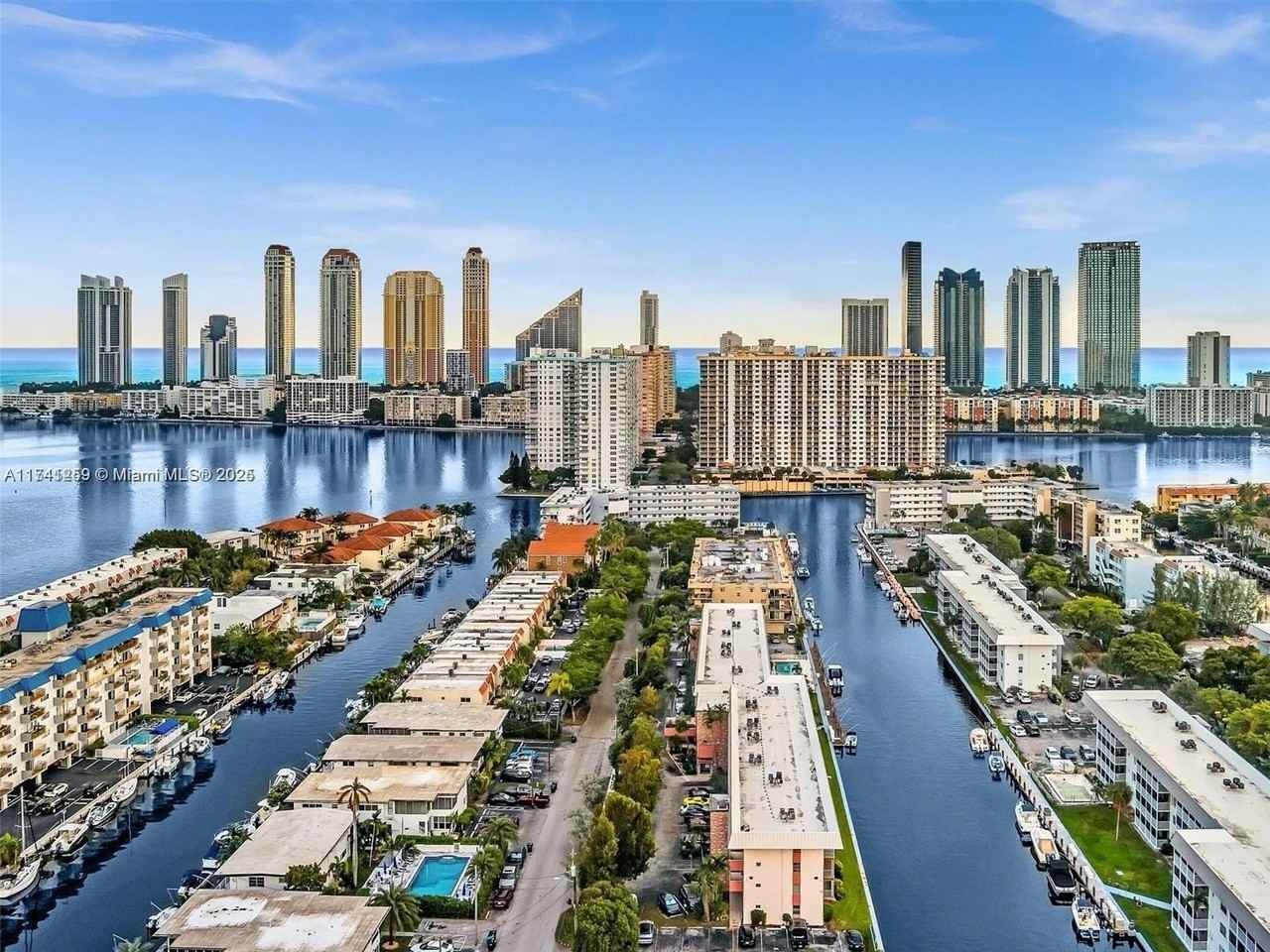 3750 Ne 170th St #311