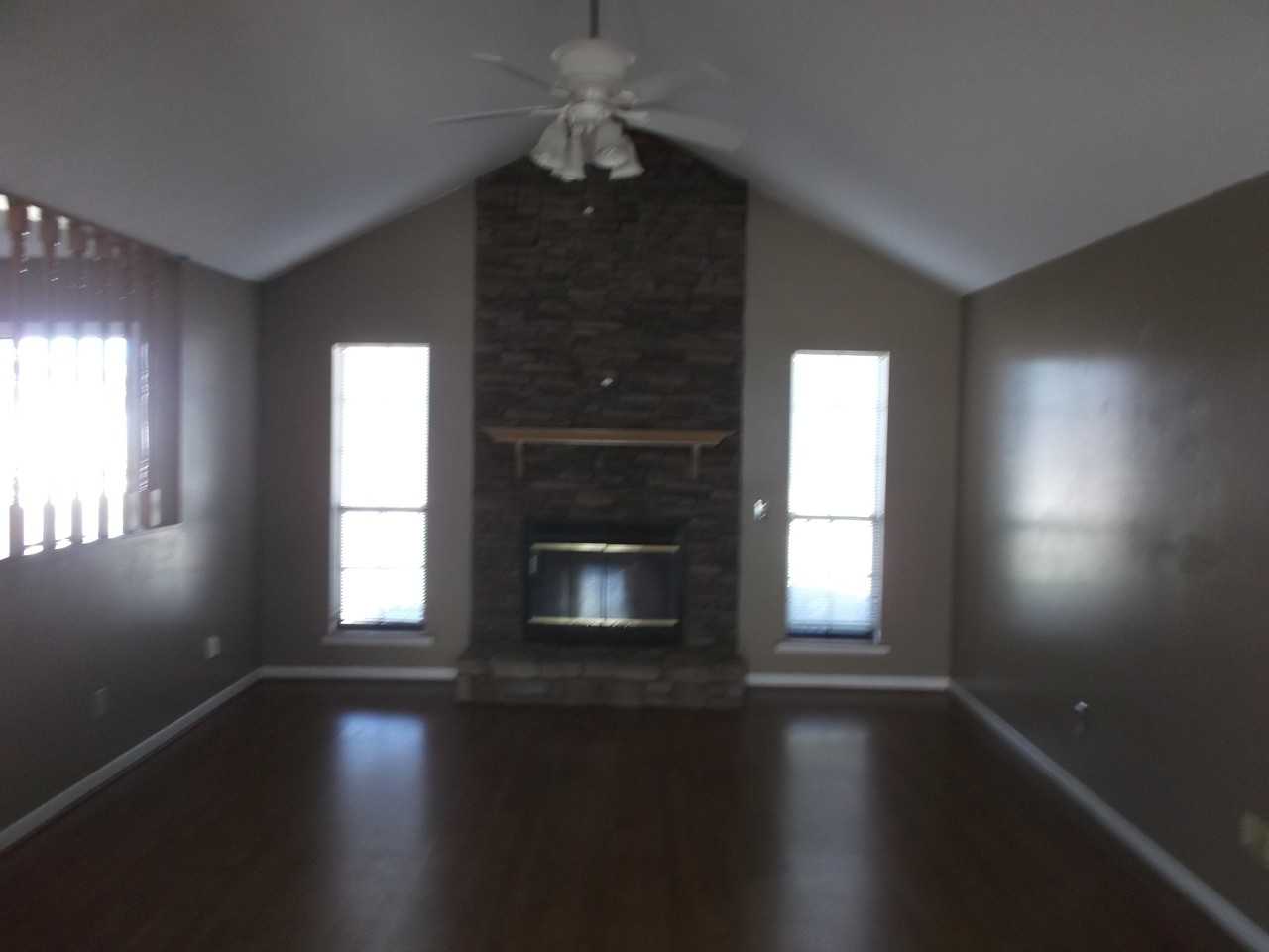 97 Blackhawk Dr - Photo 3 of 4