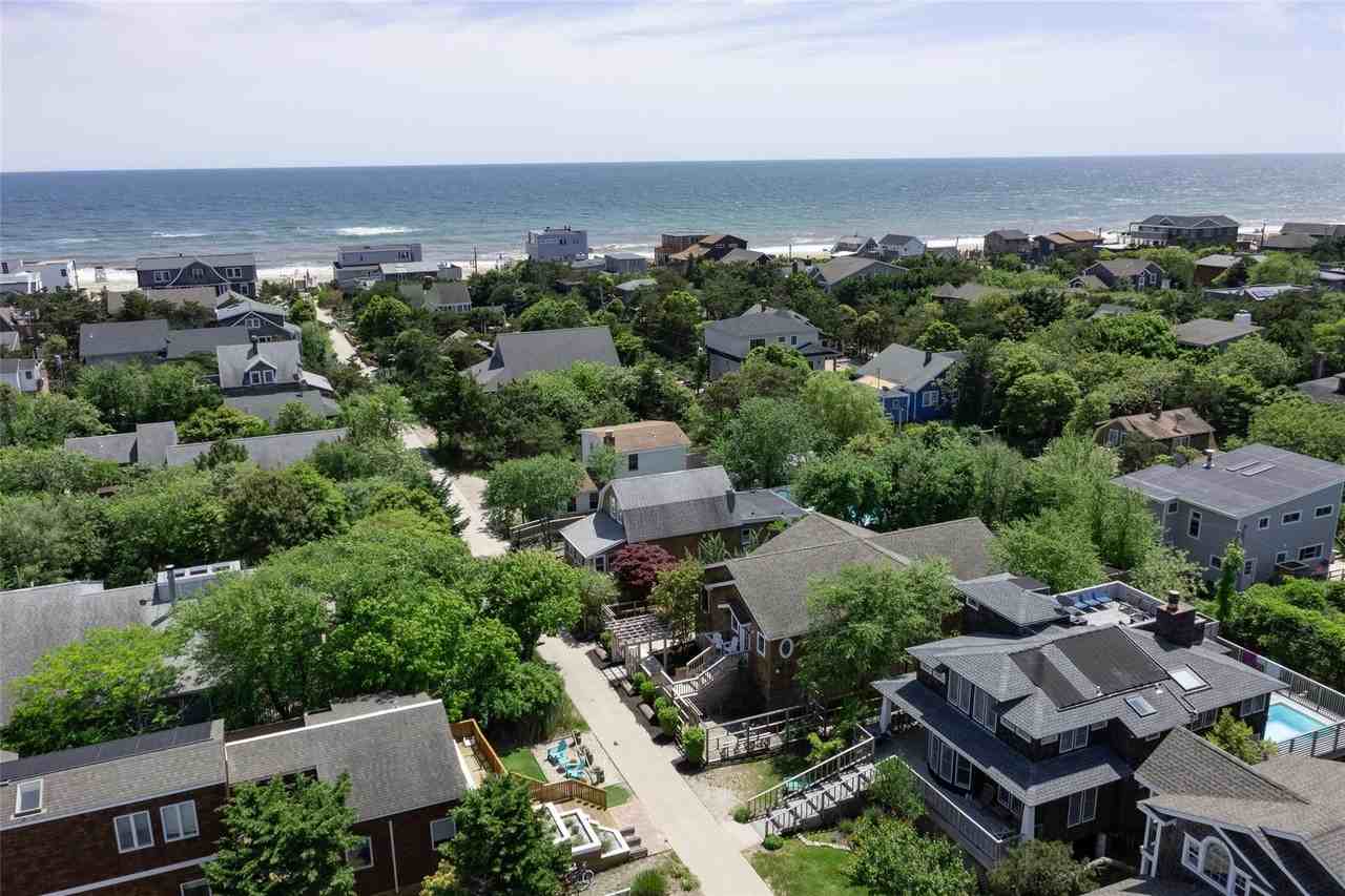 112 Ocean Rd - Photo 5 of 19