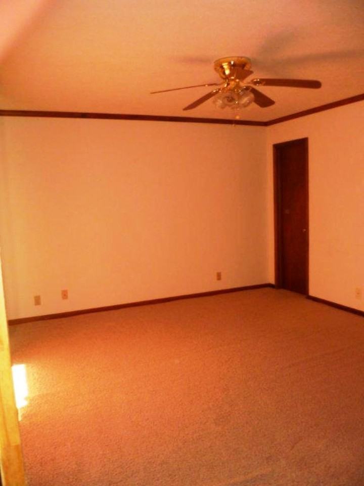 104 Aspenwood Ct - Photo 2 of 12