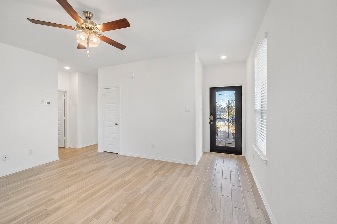 5630 Tabula Rasa Dr - Photo 4 of 26