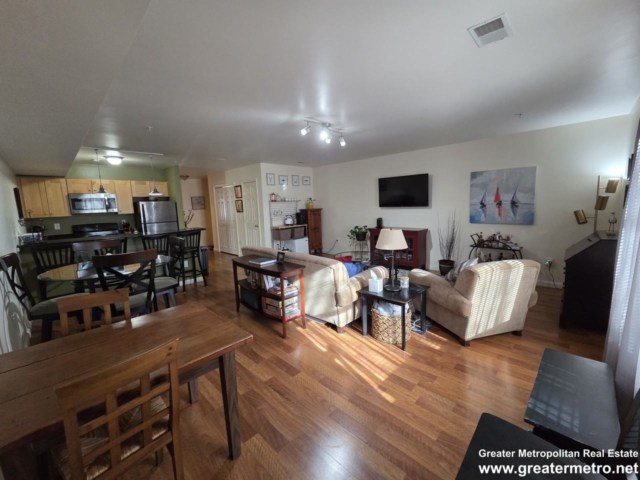 39 Chelsea St #3 - Photo 4 of 17