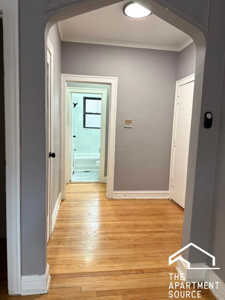 5248 S Drexel Ave #2E - Photo 6 of 10