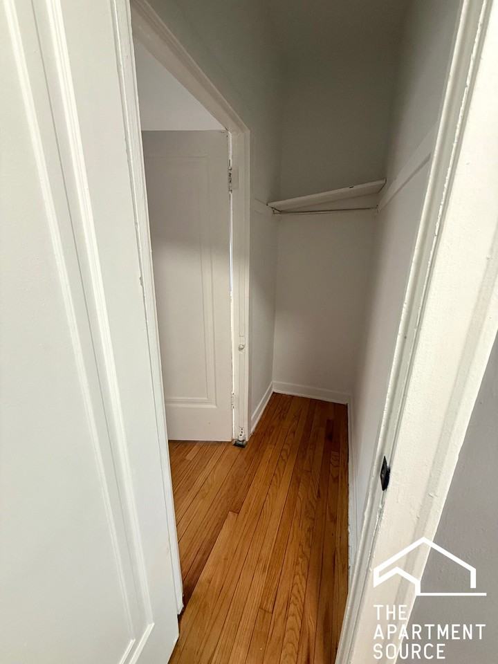 5248 S Drexel Ave #2E - Photo 7 of 10