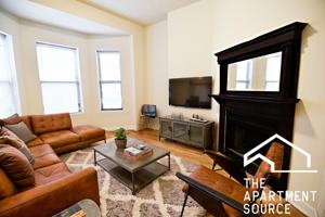 featured image of 3805 W Belmont Ave #3