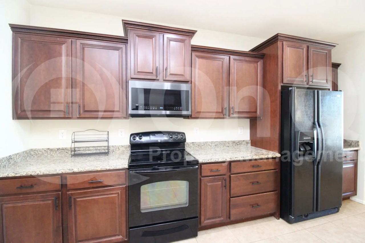 3302 S 186th Ln - Photo 3 of 23