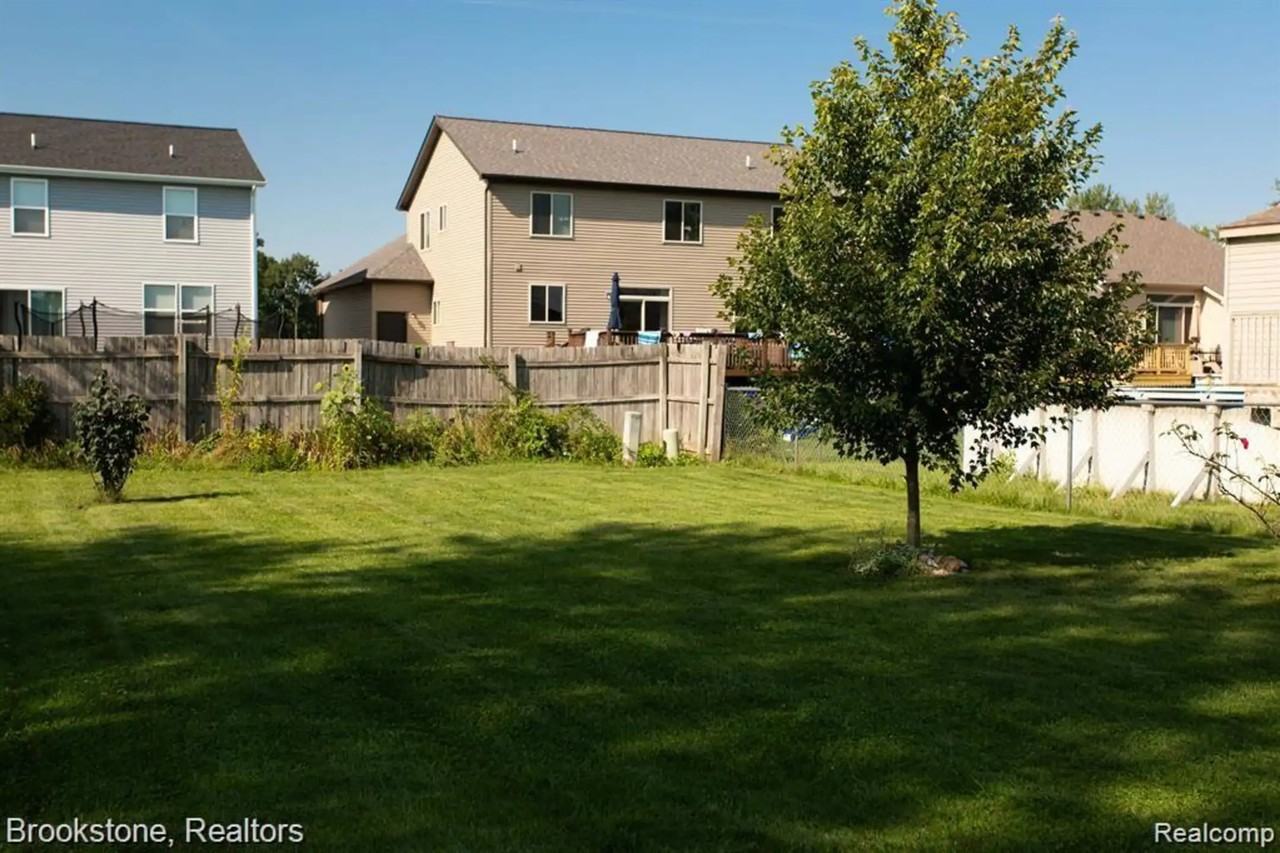 30233 Margo Dr - Photo 2 of 19