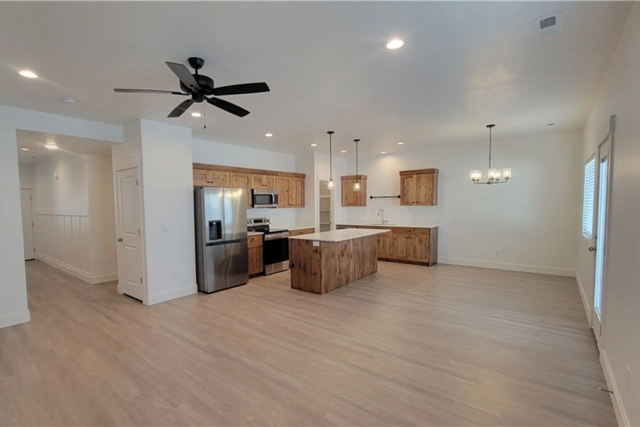 2116 W Redfox Way - Photo 2 of 14