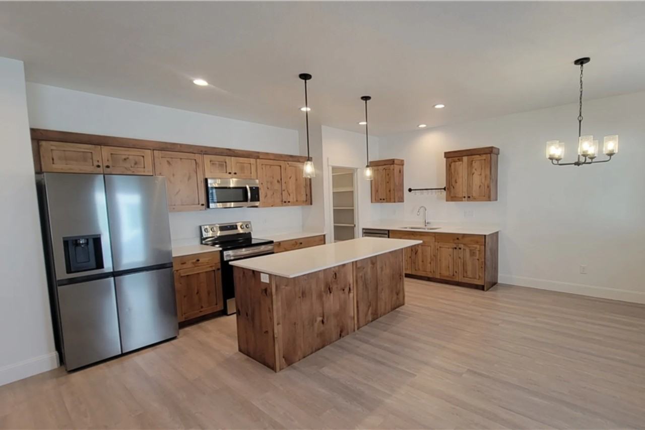 2116 W Redfox Way - Photo 3 of 14