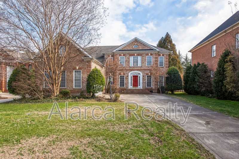 1425 Bristol Place Ct - Photo 2 of 44