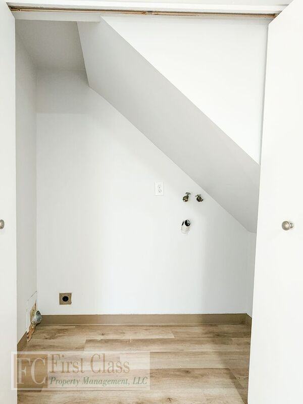 19465 Nw Mahama Pl #D - Photo 4 of 23