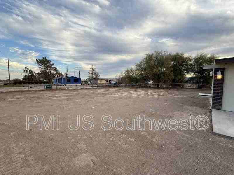 7458 S Mountain View Rd - Photo 2 of 23