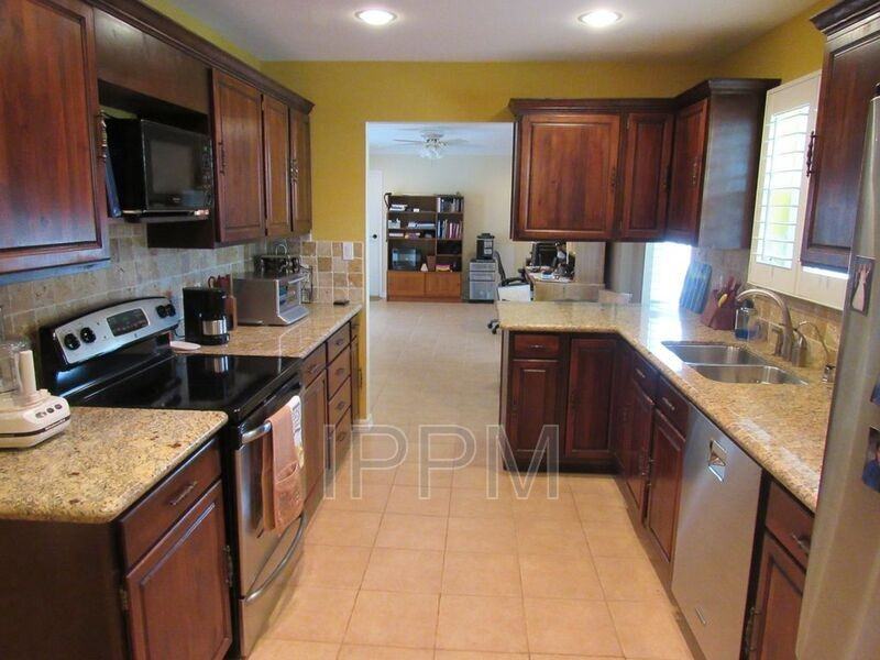 51 Los Amigos - Photo 3 of 13