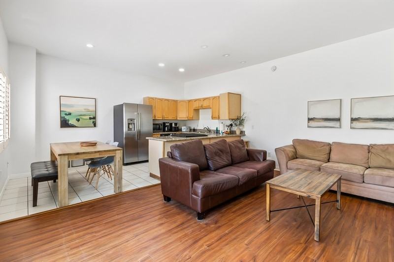 739 Queenstown Ct - Photo 3 of 22