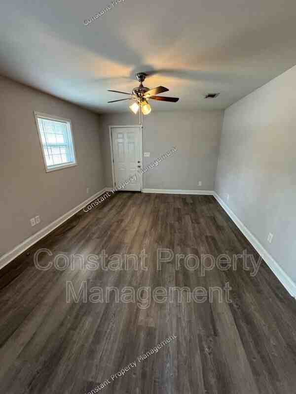 121 Garrison Rd - Photo 3 of 13