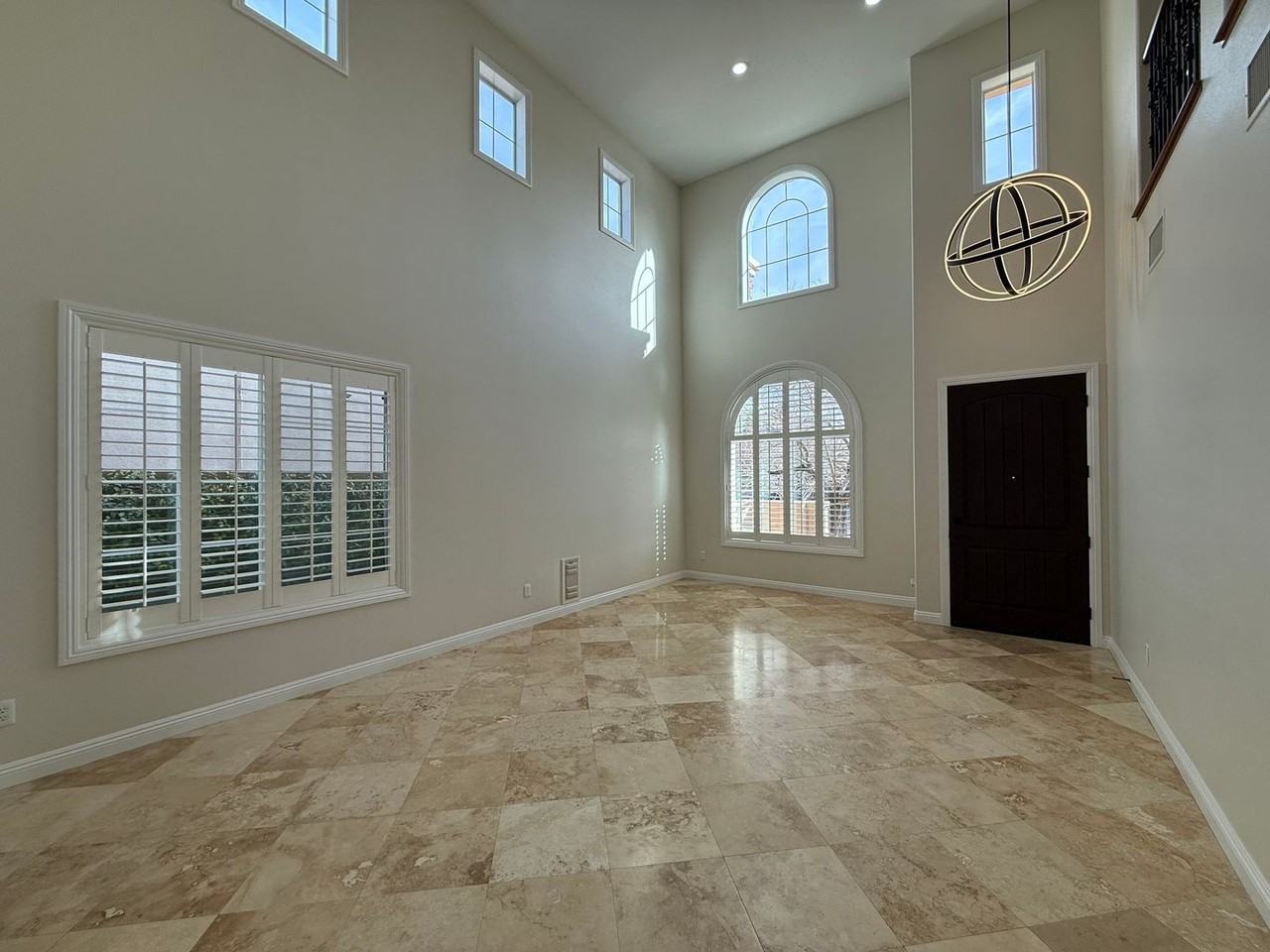 11758 Bradford Commons Dr - Photo 7 of 37