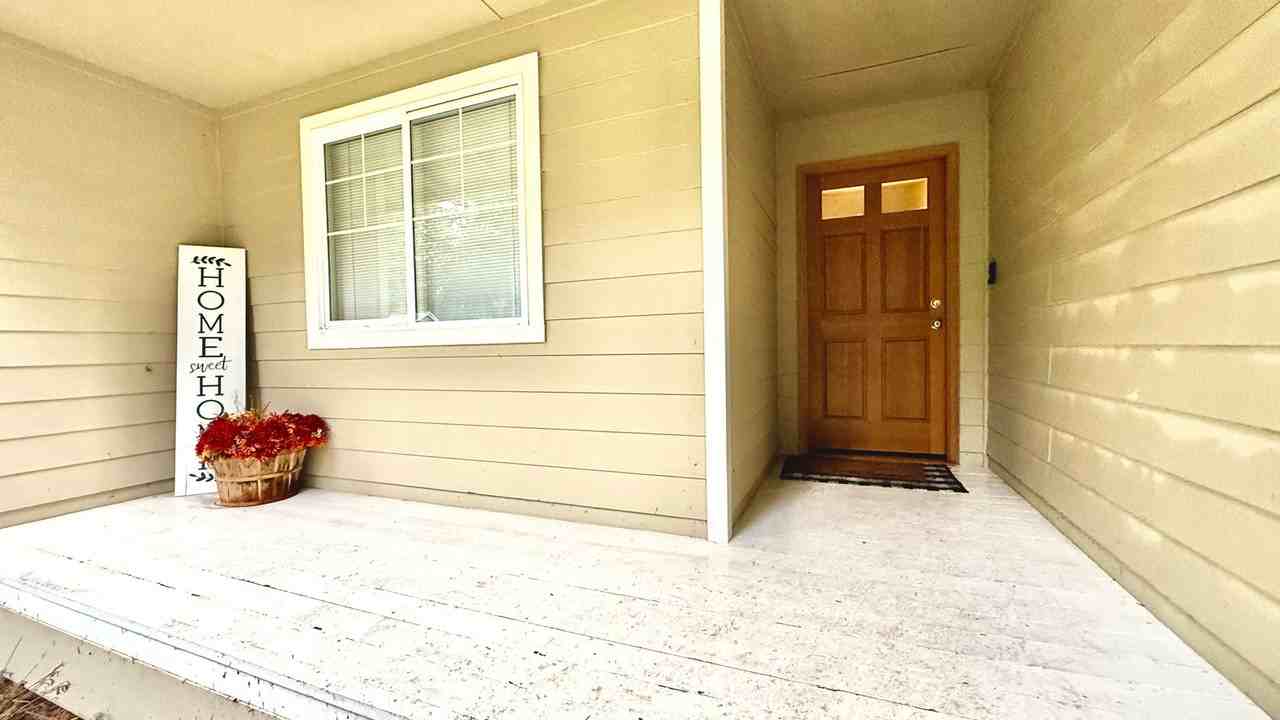22403 Autumnwood Ct Se - Photo 2 of 25