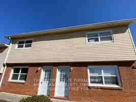 featured image of 1111D Arbor Dr