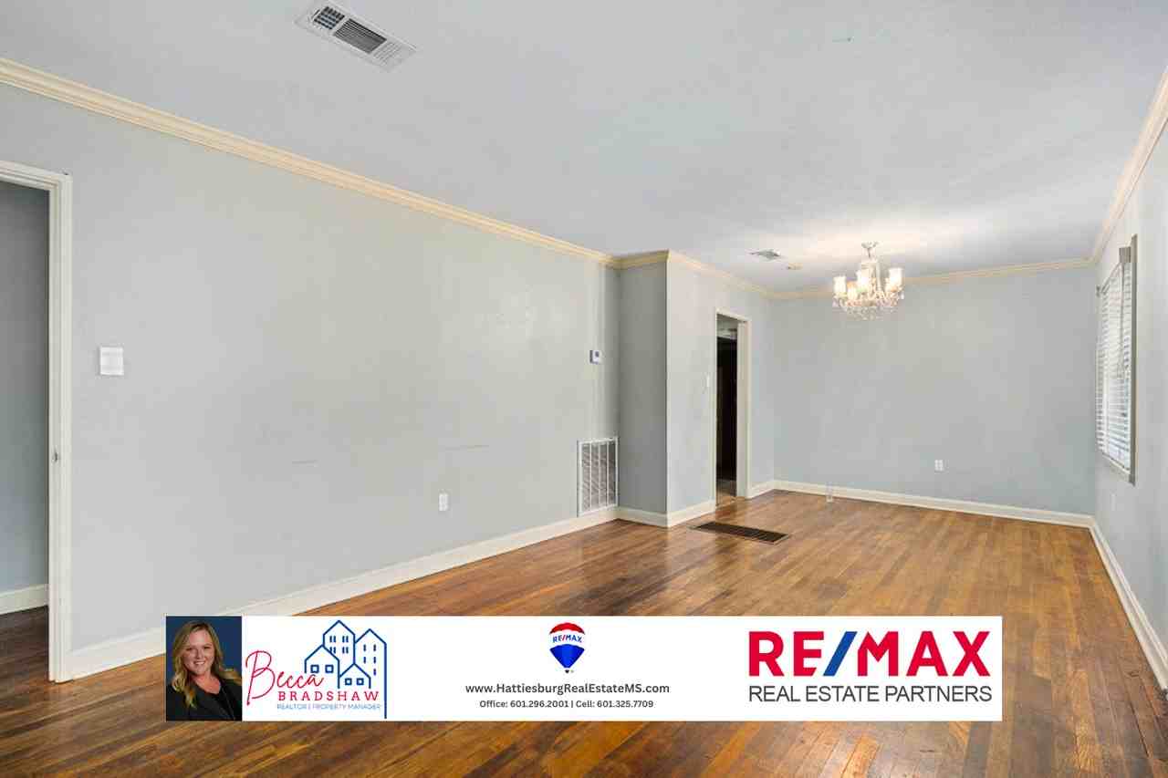 111 6th Ave - Photo 3 of 10