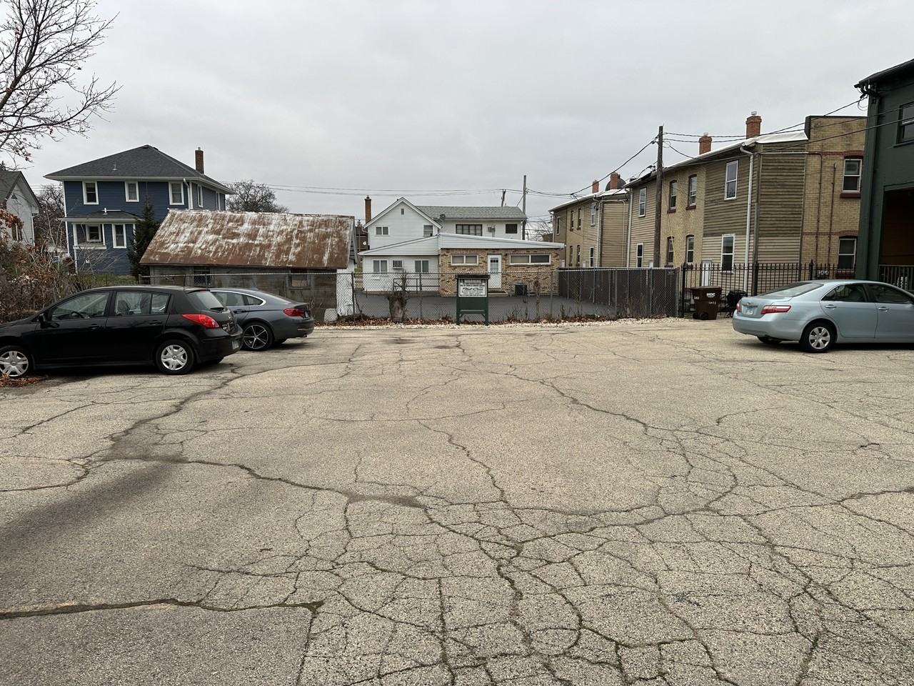 214-216 S Throop St - Photo 3 of 50