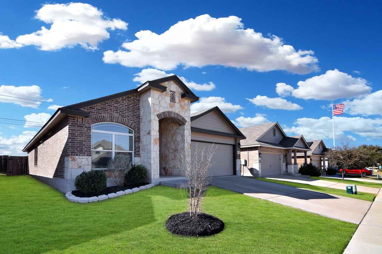 9515 Glynhill Ct - Photo 2 of 40