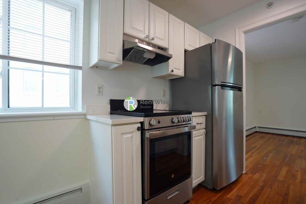 8 Griggs St #15 - Photo 4 of 17