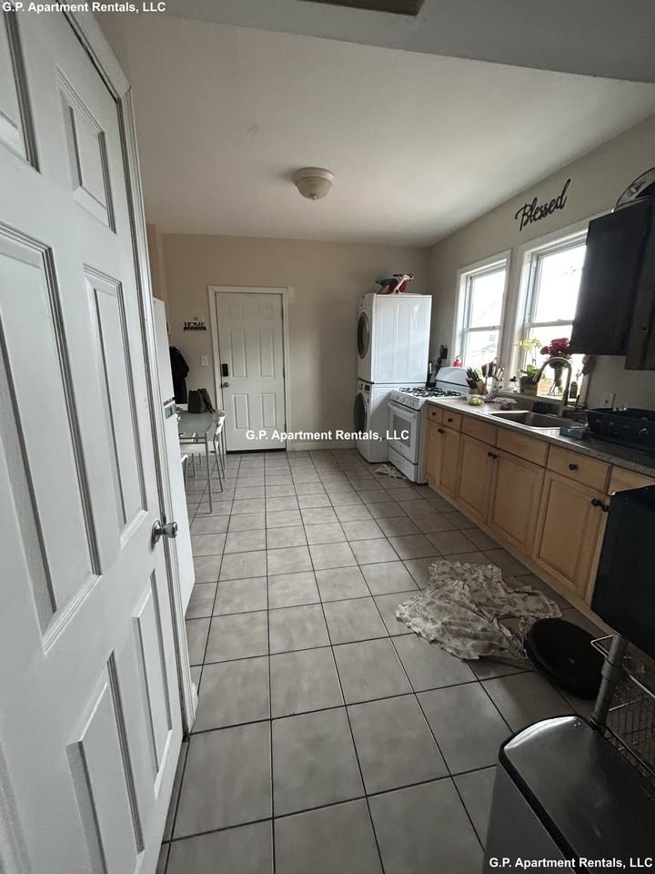 73 Prescott St #2 - Photo 2 of 7