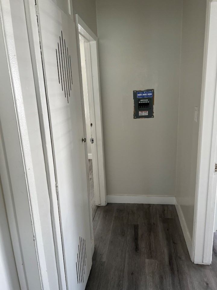 1232 W 94th St - Photo 2 of 10