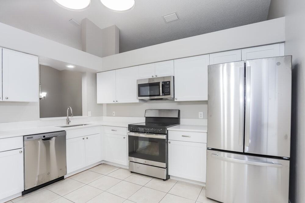 1006 Bloom Hill Ave - Photo 6 of 16