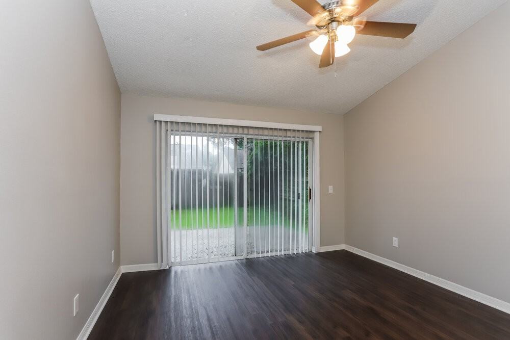 1006 Bloom Hill Ave - Photo 7 of 16