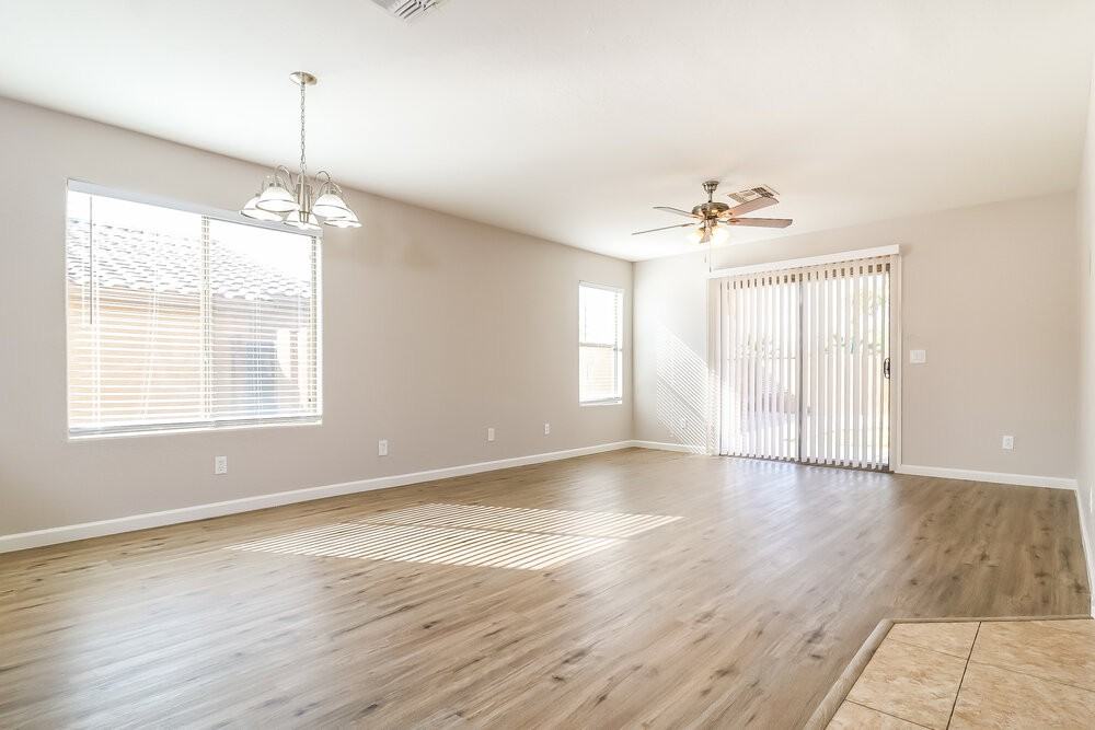 2112 W Burgess Ln - Photo 6 of 16