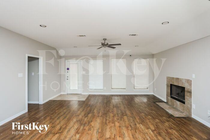 614 Quail Hollow Dr - Photo 3 of 16