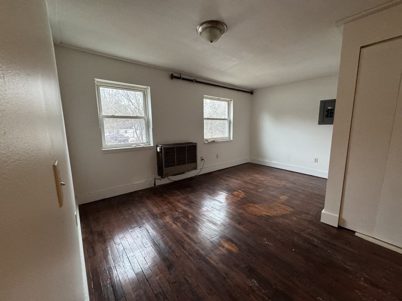 10 Shaker Road - Photo 2 of 5