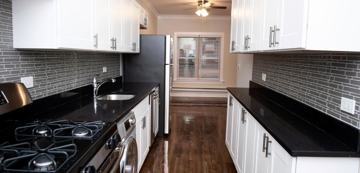 featured image of 724 W Roscoe St