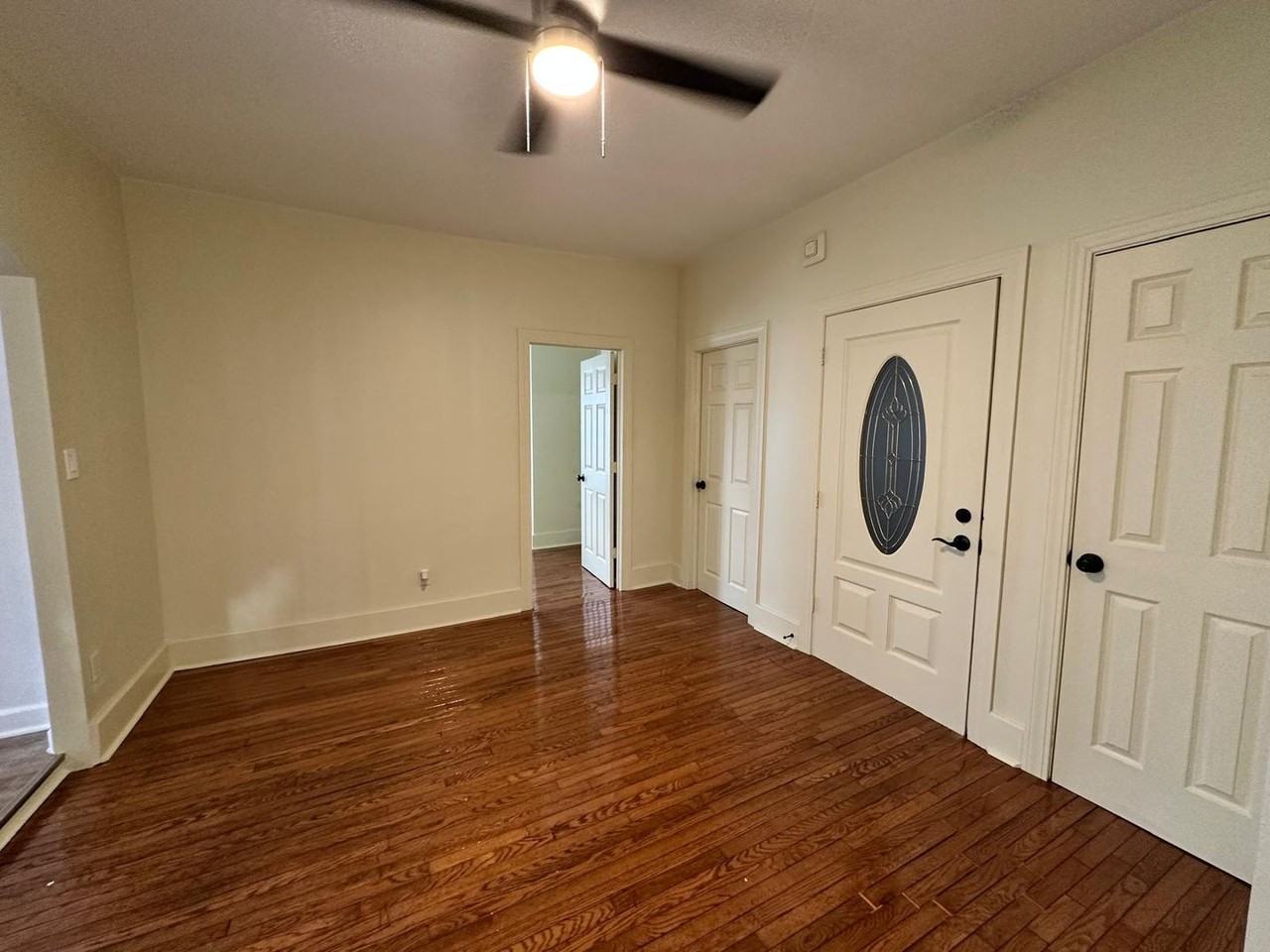 53 Thompson St - Photo 3 of 14