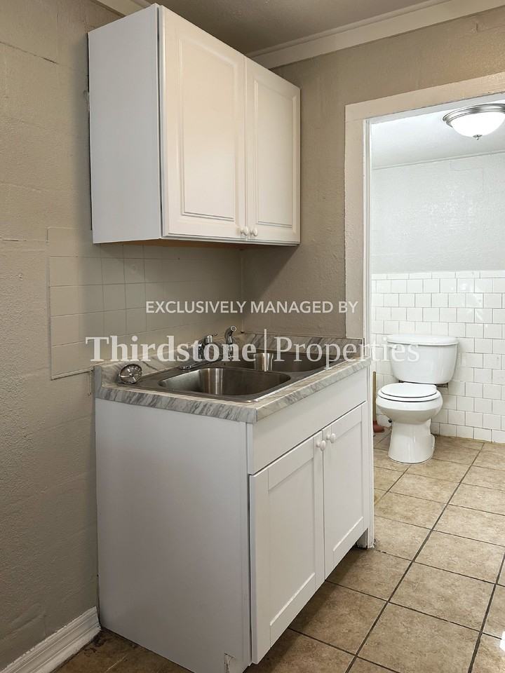 7318 Smyrna St - Photo 5 of 16