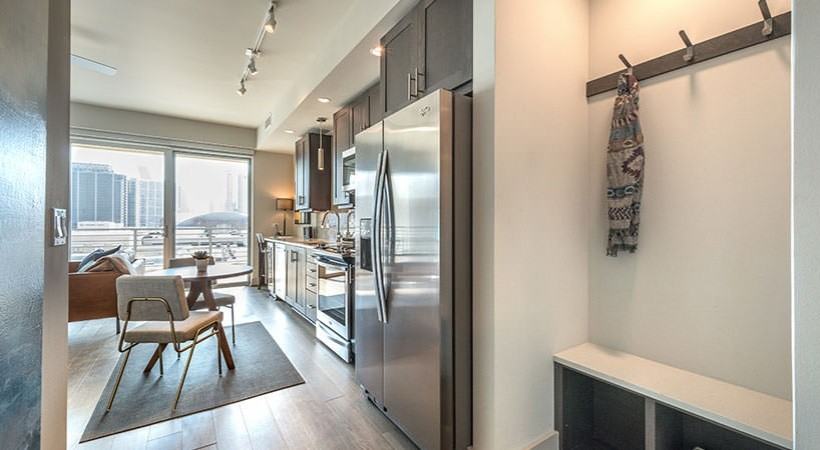 HOUSTON & - Photo 4 of 19