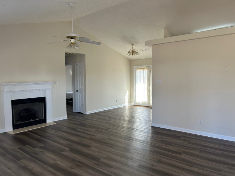 203 Rolling Ridge Ln S - Photo 3 of 12